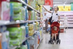 Low-Income Single Moms Show Greater Earnings Mobility than Men, People with Disabilities, Others