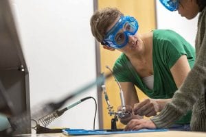 High Schoolers Explore STEM In ‘Girls Who Code’ Program
