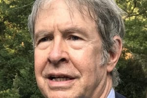 Law professor Bill Edmundson pushes students to ask, ‘What is Justice?