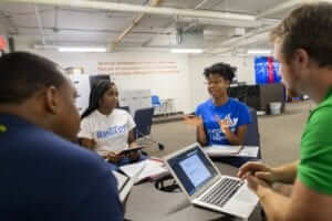 Entrepreneurship & Innovation Institute Wins Student Engagement Award at Deshpande Symposium