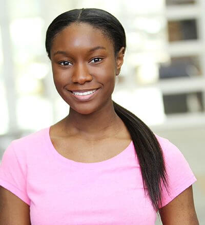 Damacia Howard headshot.