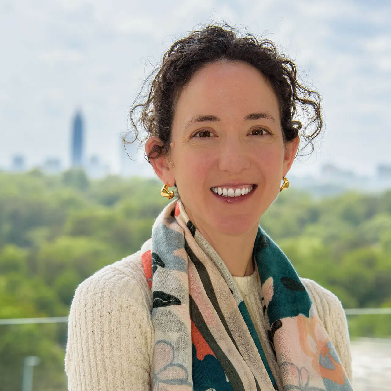 Portrait photo of Sarah Bartlett